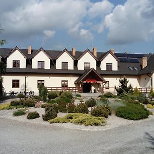 Hotel Marzanna Niedrzwica Koscielna Exterior photo