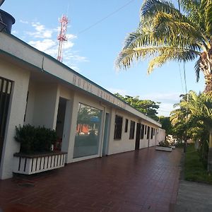 Hotel Orinoco Real Inirida Exterior photo