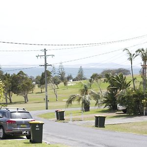 Almare, 7 Gowing Street Villa Crescent Head Exterior photo