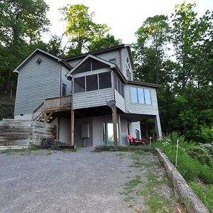 Point Of View Villa Berkeley Springs Exterior photo