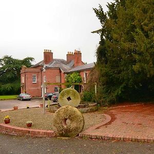 Elm Lodge Bed & Breakfast Ludlow Exterior photo