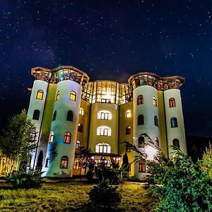 Castelul De Vis Hotel Petrosani Exterior photo