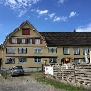 Wohlfuehloase Fuer Mensch Und Hund Bed & Breakfast Uzwil Exterior photo