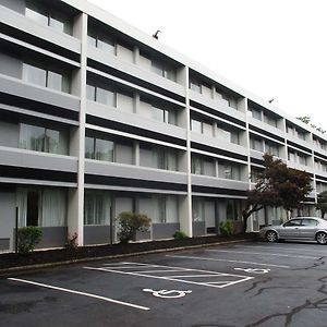 Best Western Plus University Inn Winston-Salem Exterior photo