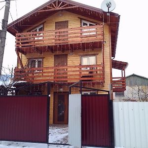 U Karoliny Hotel Yaremche Exterior photo