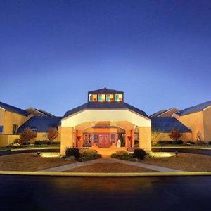 Red Roof Inn Plus+ & Suites Knoxville West - Cedar Bluff Exterior photo