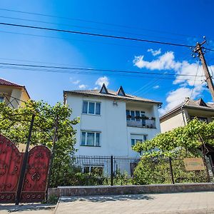 Guest House In Drachino Svalyava Exterior photo