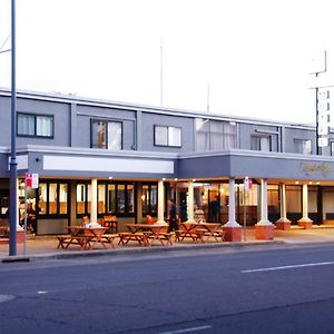 Commodore Motor Inn Albury Exterior photo