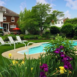 Olde Square Inn Bed And Breakfast Mount Joy Exterior photo