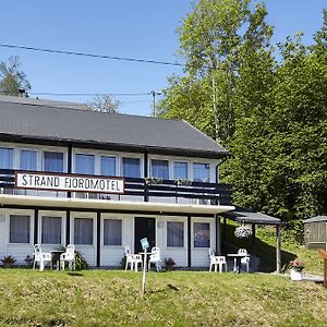 Strand Fjordmotel Ulvik Exterior photo