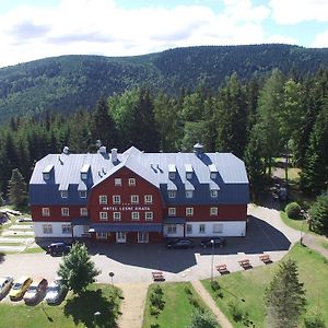 Hotel Lesni Chata Korenov Exterior photo