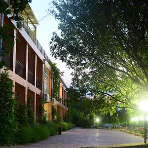 Avenue Park Hotel Yusufkhona Exterior photo