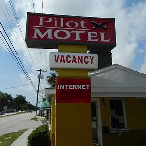 Pilot Motel Holly Hill Exterior photo