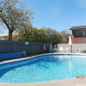 Harbour Lights Holiday Units Aparthotel Merimbula Exterior photo