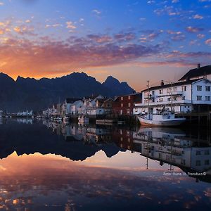 Tobiasbrygga Aparthotel Henningsvaer Exterior photo