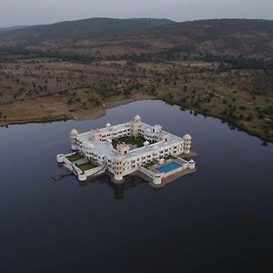 Juesta Lake Nahargarh Palace, Chittorgarh Hotel Parsoli Exterior photo