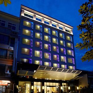 Yuh Tong Hotel Chiayi City Exterior photo