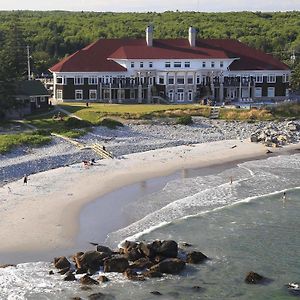 White Point Beach Resort Liverpool Exterior photo