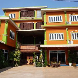 Phetphaylin Hotel Pakse Exterior photo