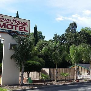 Town House Motel Chico Exterior photo