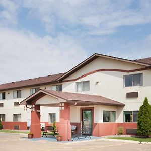 Super 8 By Wyndham Washington/Peoria Area Motel Exterior photo