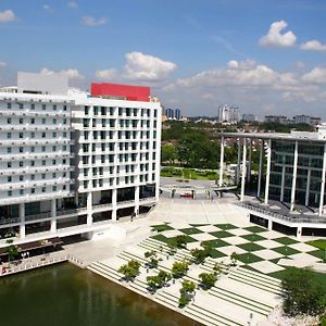 Ruemz Hotel Selangor Darul Ehsan Exterior photo