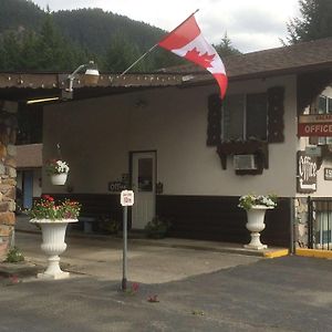 Canyon Alpine Motel Boston Bar Exterior photo