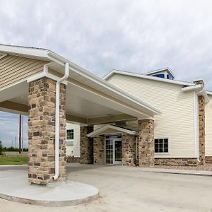 Cobblestone Inn & Suites - Oberlin Exterior photo