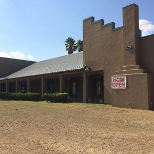 Frio Inn Pearsall Exterior photo