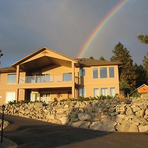 Above Naramata Bed & Breakfast Bed & Breakfast Exterior photo