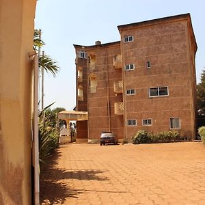 Hotel Place De La Meteo Dschang Exterior photo