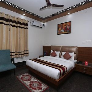 Oyo 10448 Green View Home Stay Dehradun Exterior photo