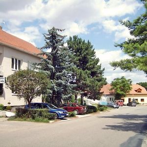 Aben & Hana Penzion Hotel Modrice Exterior photo