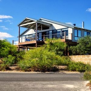 Blue Ocean Haven: Classic Beach House with Ocean Views Villa Capel Exterior photo