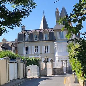 Dday Aviators Le Manoir Hotel Arromanches-les-Bains Exterior photo