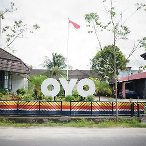 Hotel Martani Tanjung Pandan Exterior photo