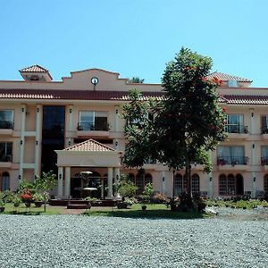 Chateau Del Mar Hotel Davao Exterior photo