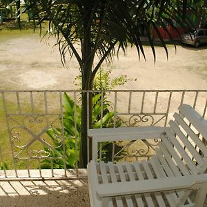 Bluefields On The Bay Hotel Exterior photo