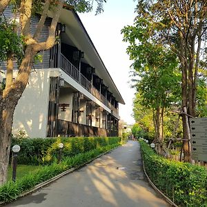 Baan Khung Thara - Ayutthaya Hotel Exterior photo