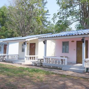 Boonchu Bangburd Resort At Chumphon Pathio Exterior photo