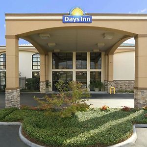 Days Inn & Suites By Wyndham Tuscaloosa - Univ. Of Alabama Exterior photo