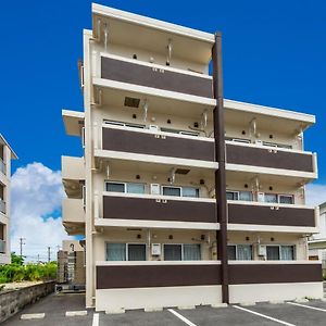 Hotel Mr.Kinjo In Tonoshiro Miyara Exterior photo