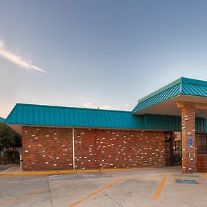 Surestay Hotel By Best Western Mcpherson Exterior photo