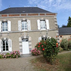 Maison St Mayeul Hotel Bouere Exterior photo