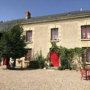 Aux Caprices Des Dieux Bed & Breakfast Marnes Exterior photo