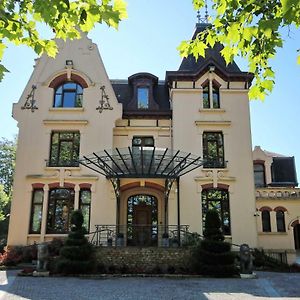 Le Manoir De La Mantille Bed & Breakfast Caudry Exterior photo