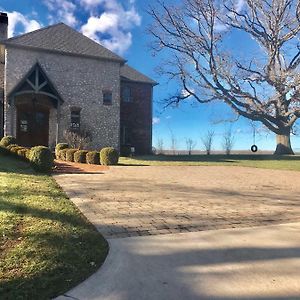 Affordable Luxury Mansion Villa Quincy Exterior photo