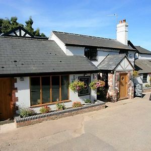 The Oak Inn Staplow Ledbury Exterior photo