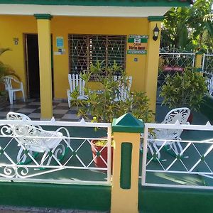 Casa Mirta Azcuy Bed & Breakfast Vinales Exterior photo