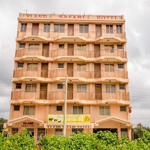 Eland Safari Hotel Nyeri Exterior photo